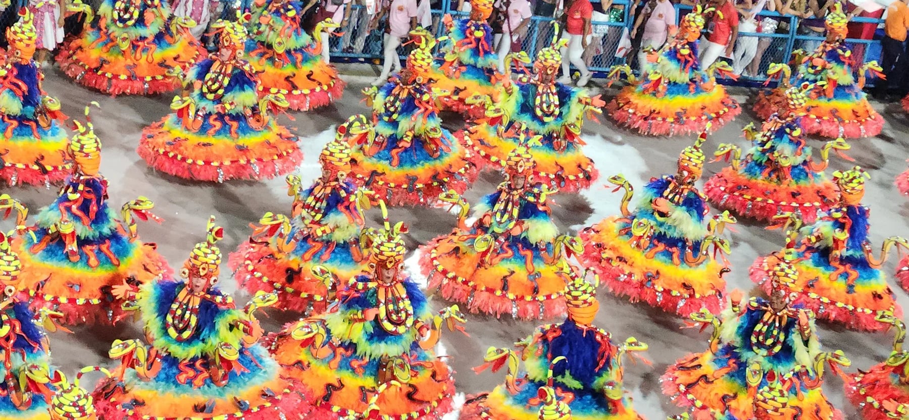 Baianas da Unidos do Viradouro durante o desfile do Carnaval de 2024 no Rio de Janeiro